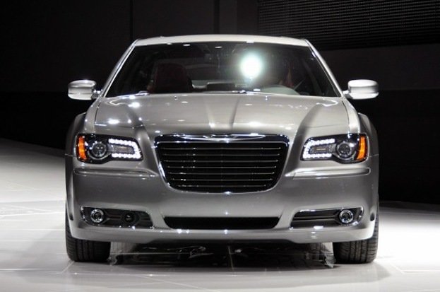 2012 Chrysler 300S front
