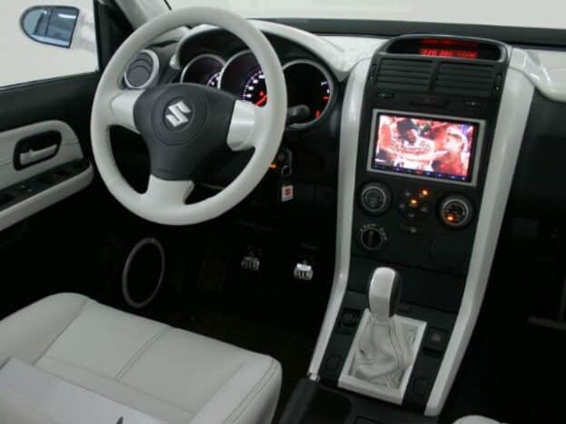2012 Suzuki Grand Vitara interior