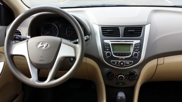 2013 Hyundai Accent GLS interior