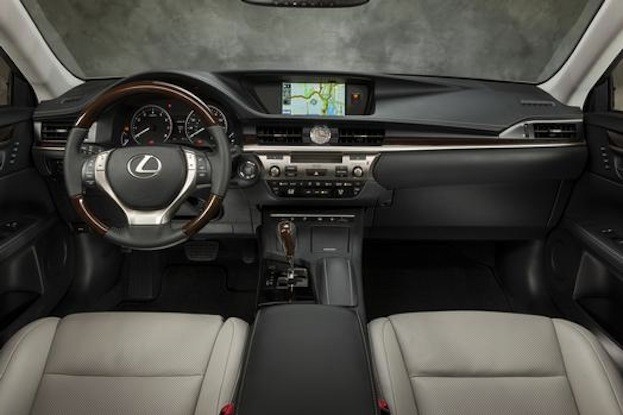 2015 Lexus ES 350 cabin