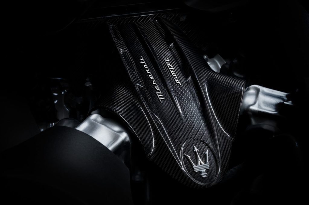 Maserati MC20 Cielo Spyder engine. 