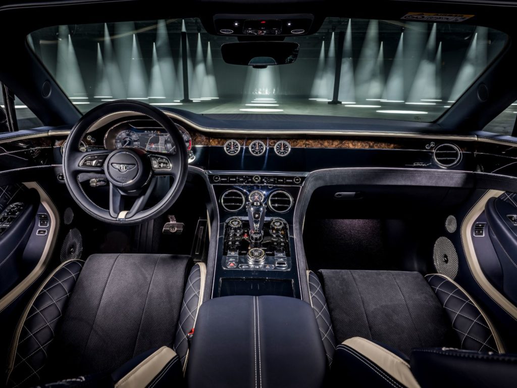 Bentley Continental GT Speed Convertible interior layout. 