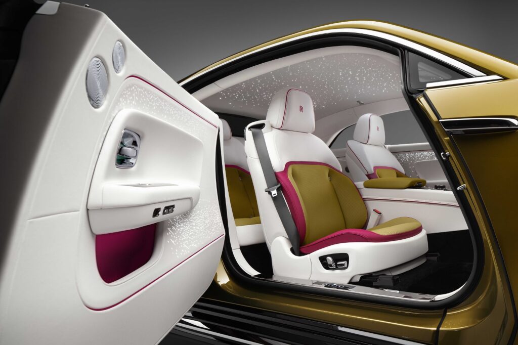 Rolls-Royce Spectre interior layout.